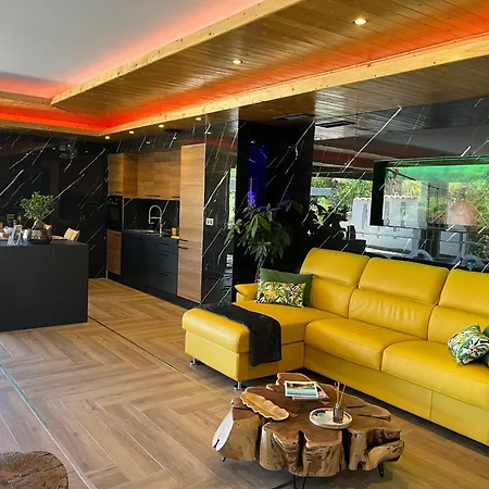 La Pura Vida 34 5* Pignan